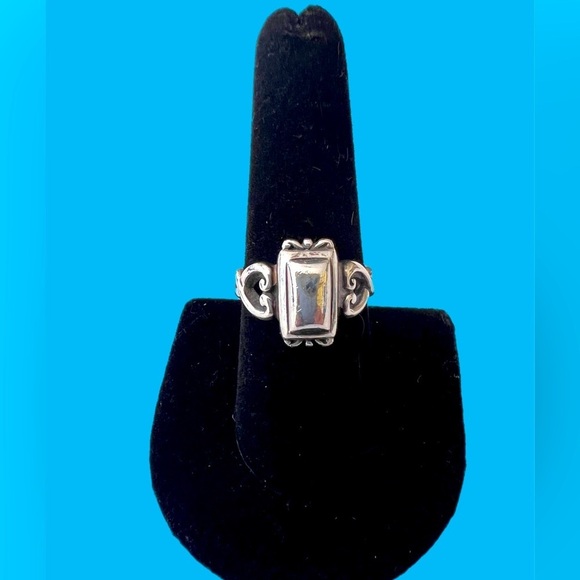 Brighton Sterling Silver Rectangle with Side Hearts Ring Size 8 NWT - Picture 4 of 6